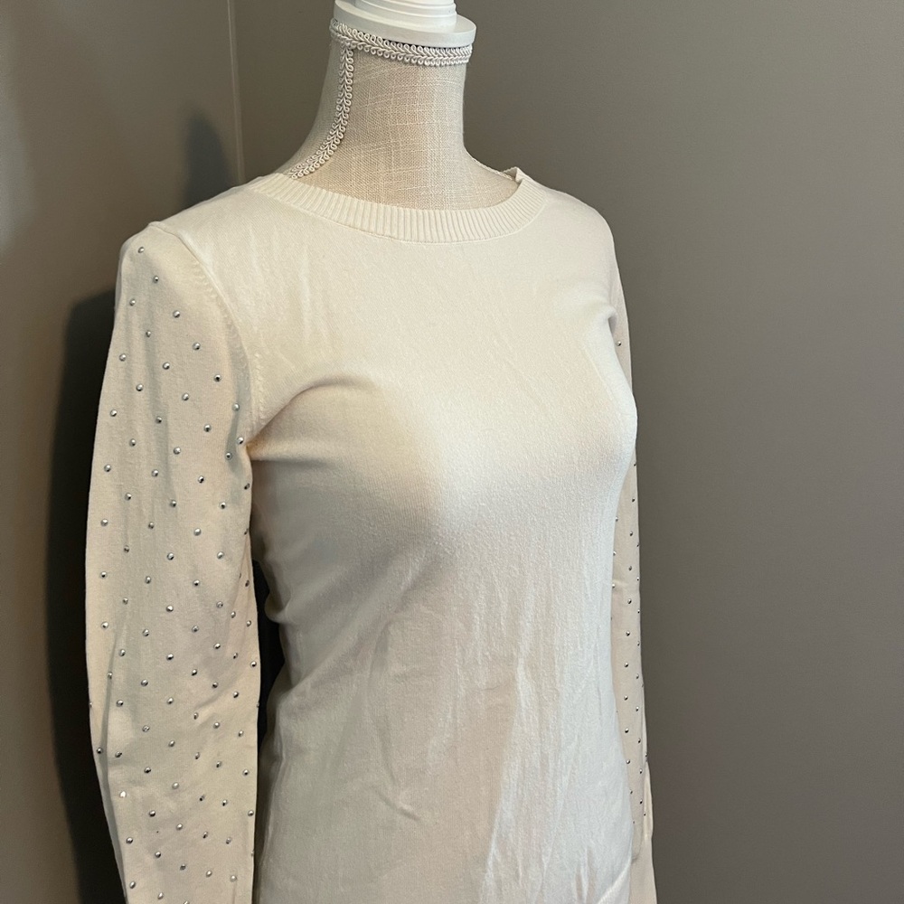 Express Sweater - Picture 2 of 5